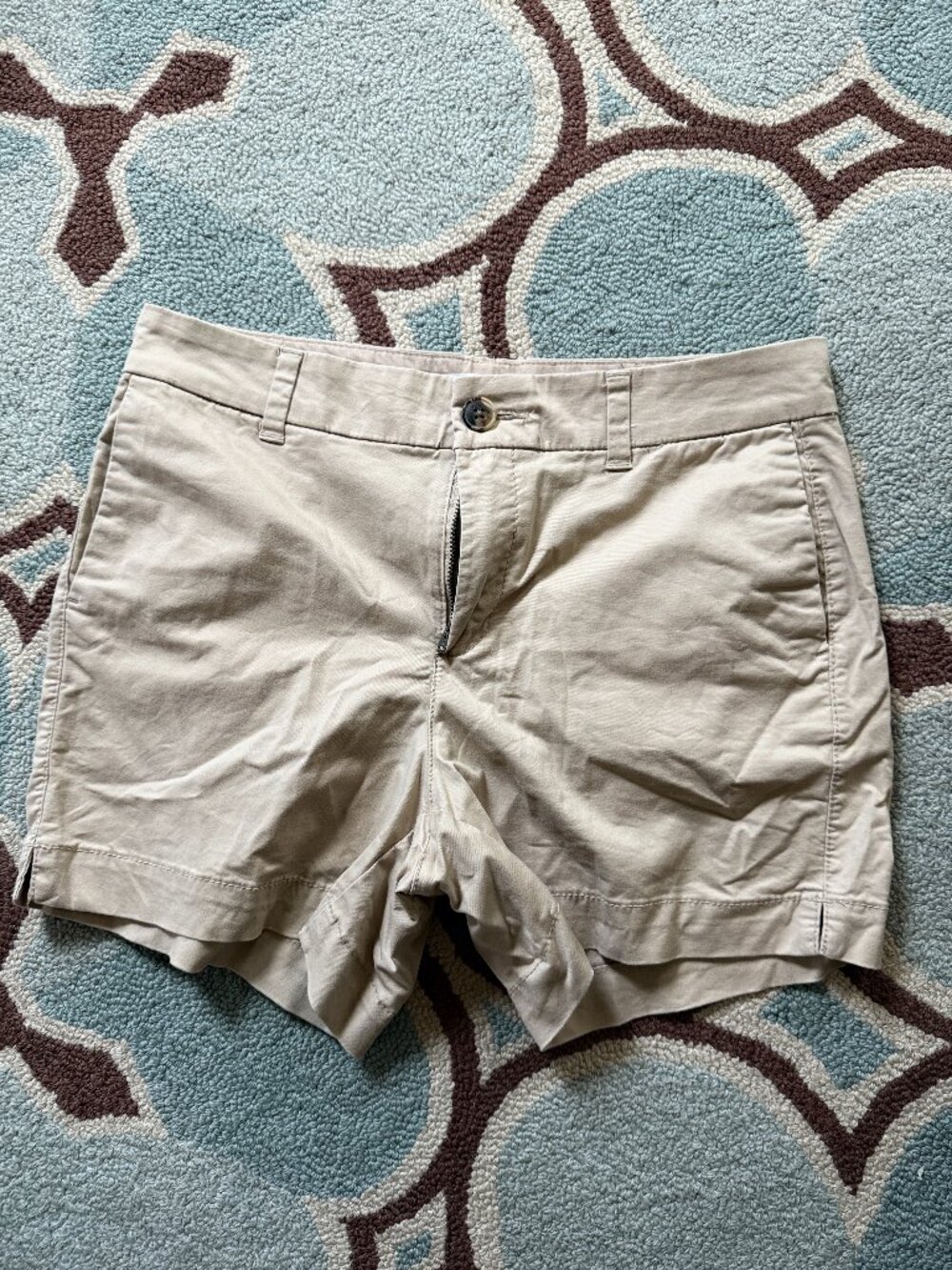 Women's Old Navy Everyday Short Size 4 Khaki Chino Shorts, Excellent!